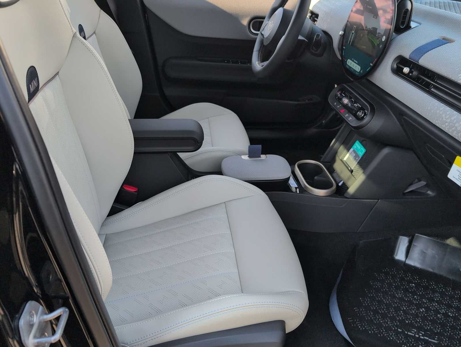 2026 MINI 4 DOOR SIGNATURE PLUS