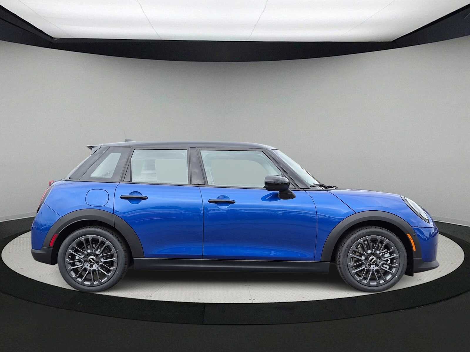 2027 MINI 4 DOOR ICONIC