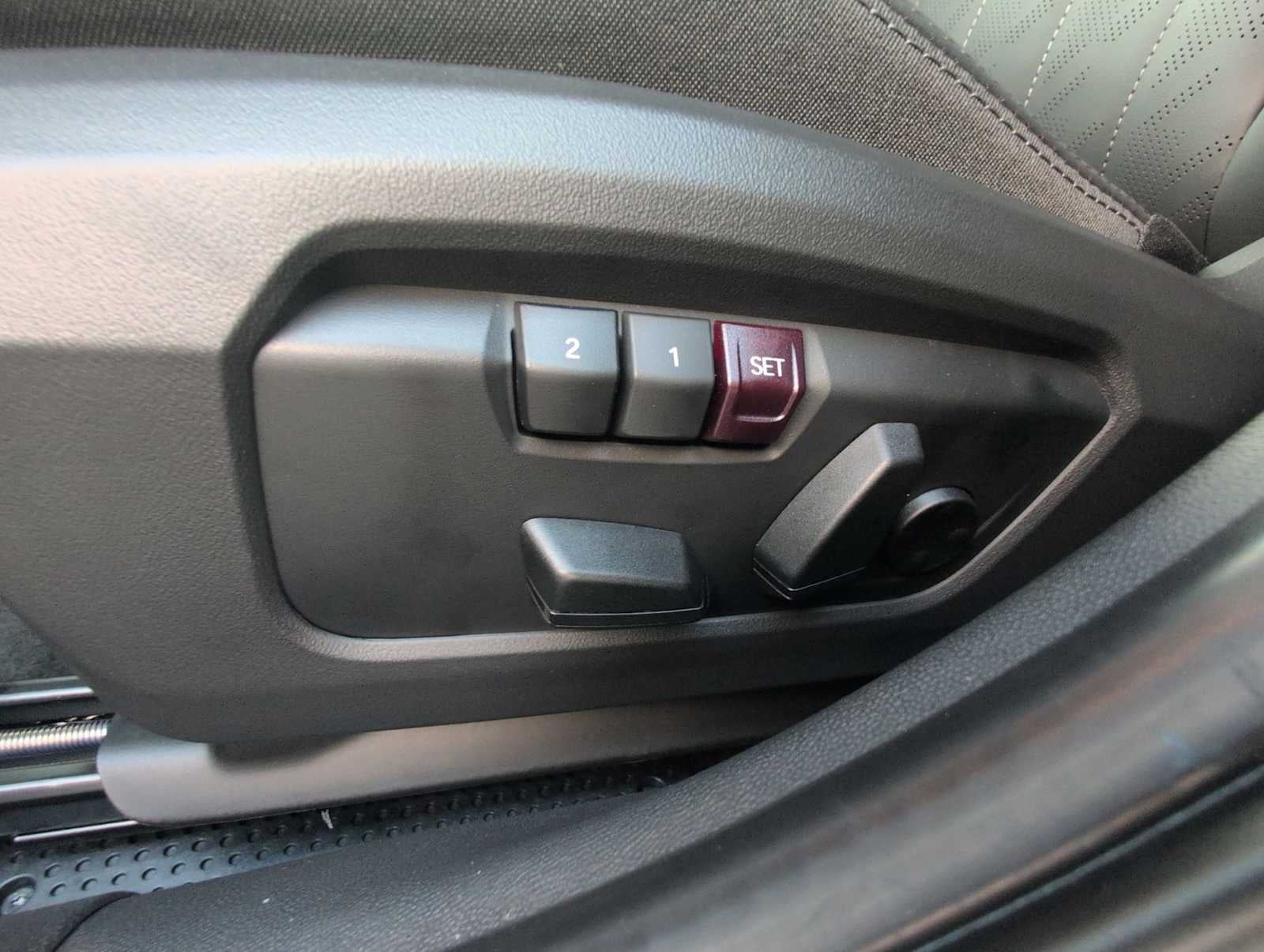 2026 MINI 4 DOOR ICONIC