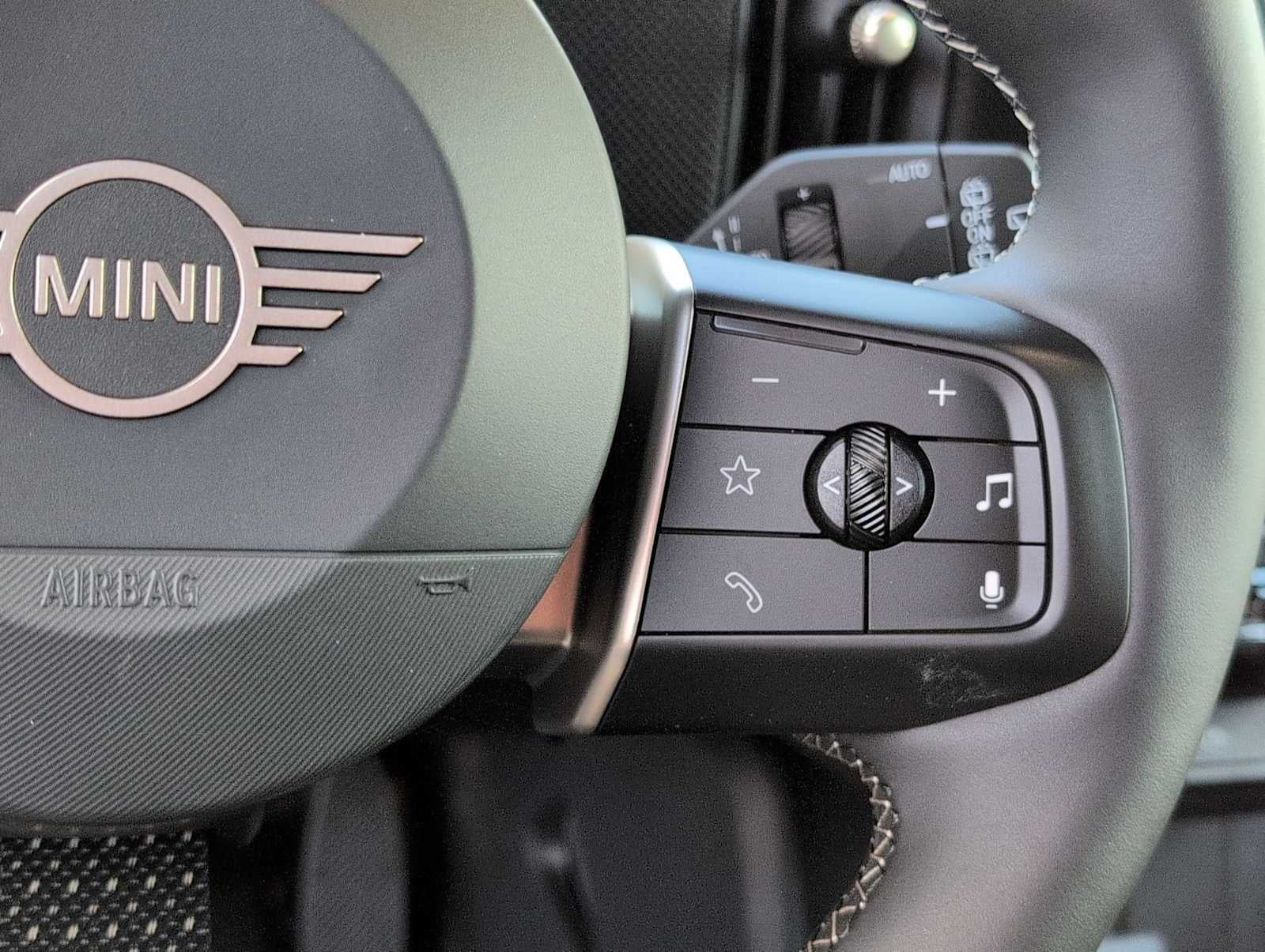 2026 MINI 4 DOOR ICONIC