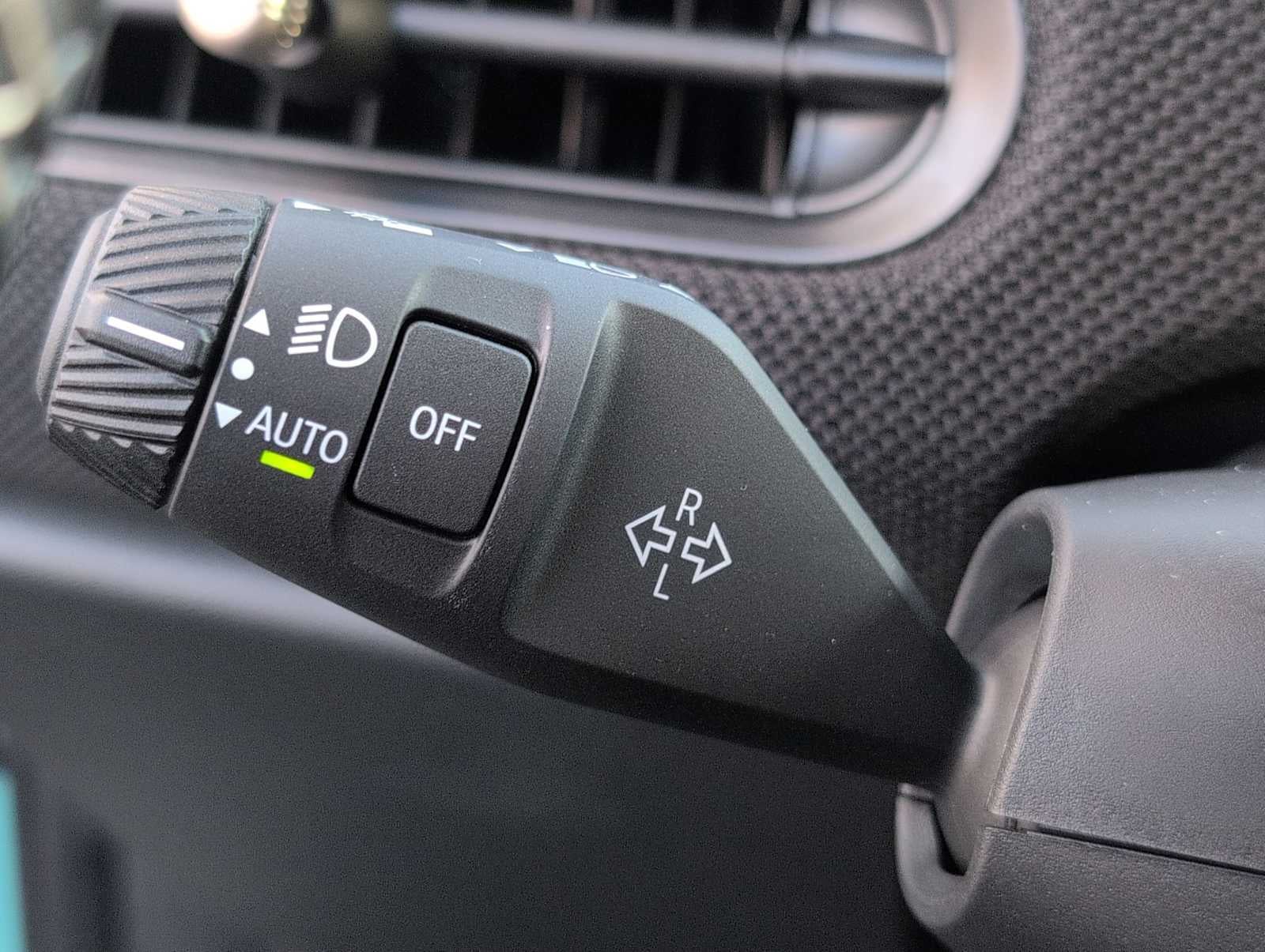 2026 MINI 4 DOOR ICONIC