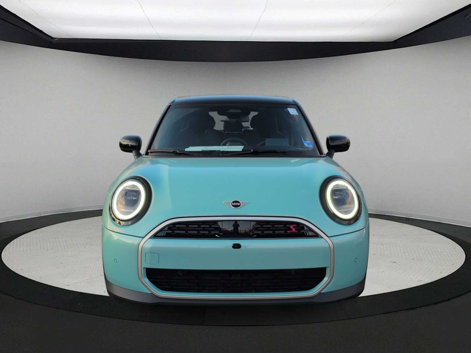 2026 MINI 4 DOOR ICONIC