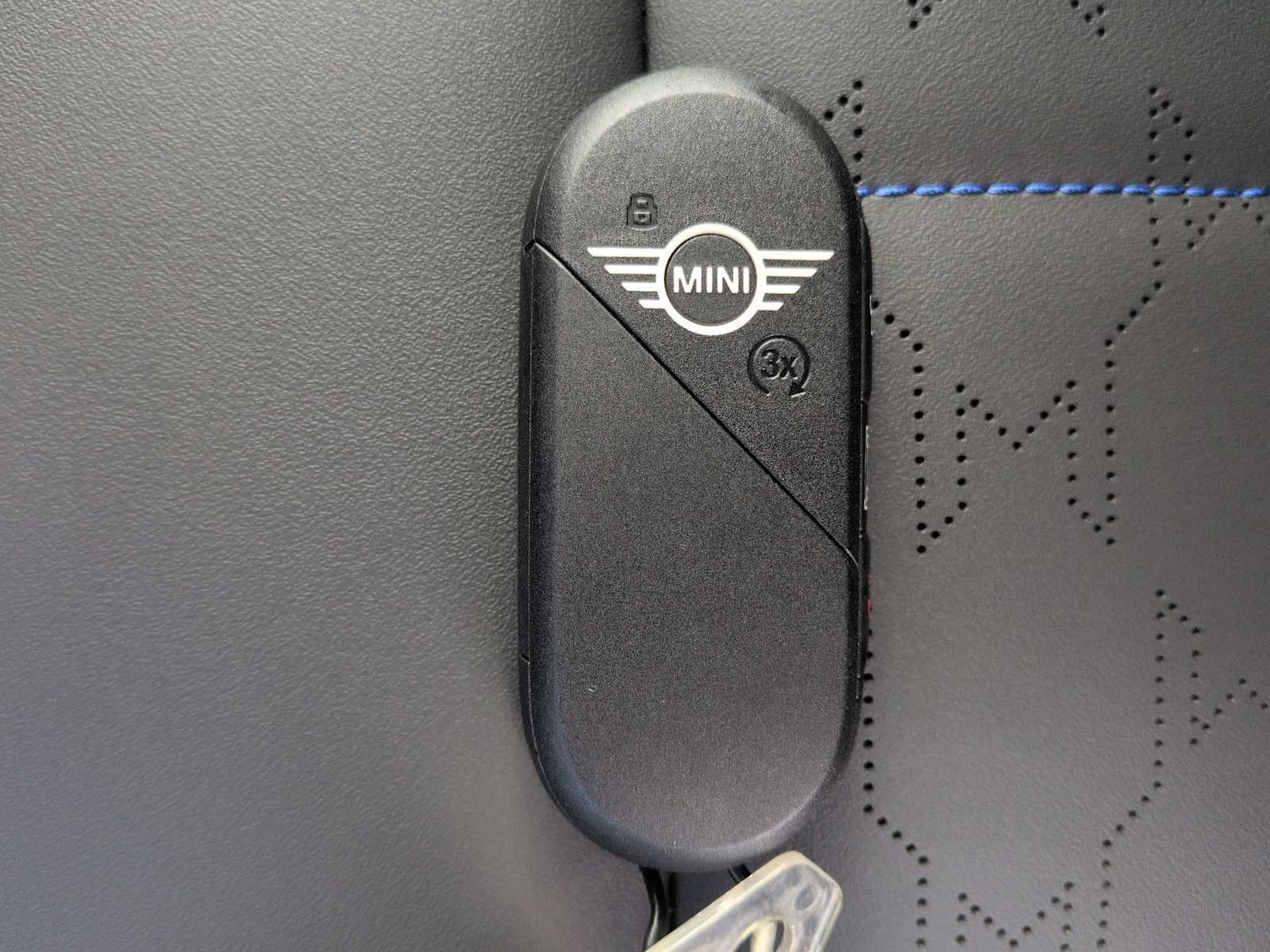 2026 MINI 4 DOOR SIGNATURE PLUS