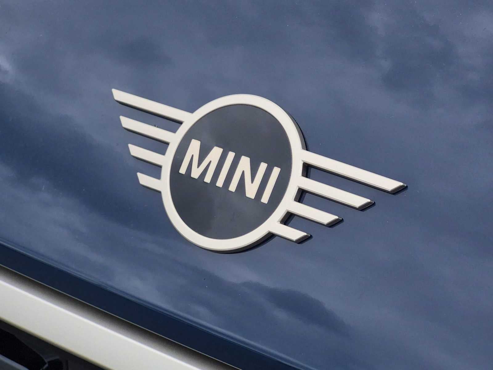 2027 MINI 4 DOOR ICONIC