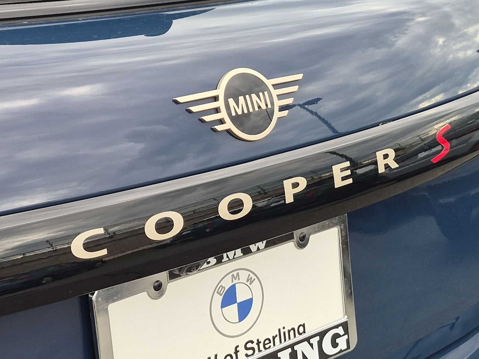 2027 MINI 4 DOOR ICONIC