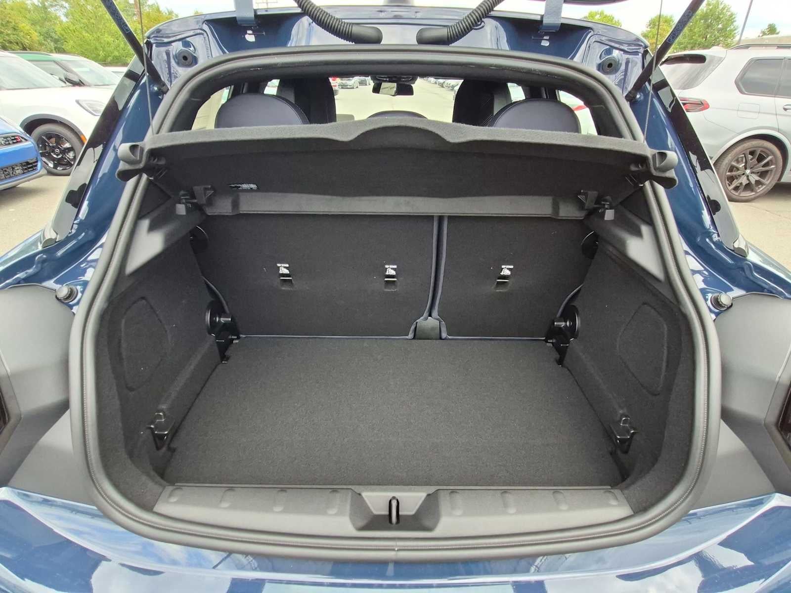 2027 MINI 4 DOOR ICONIC