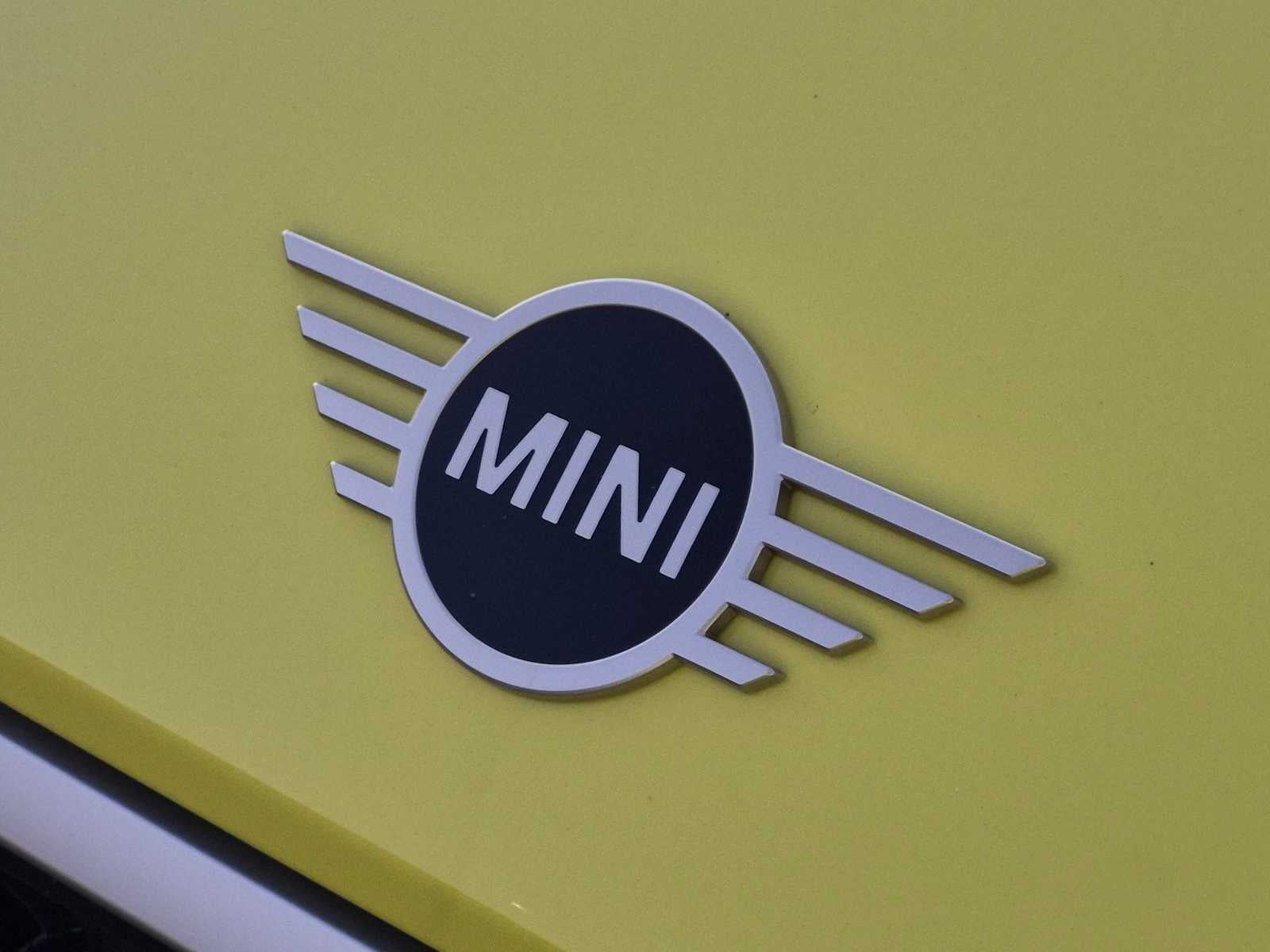 2027 MINI 4 DOOR ICONIC