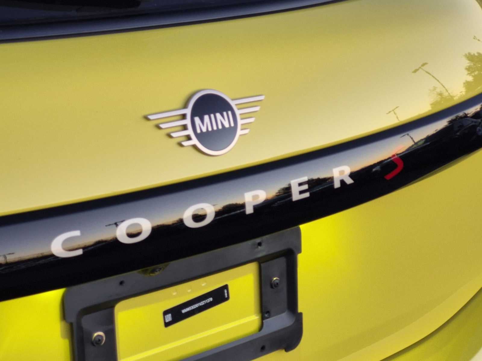 2027 MINI 4 DOOR ICONIC