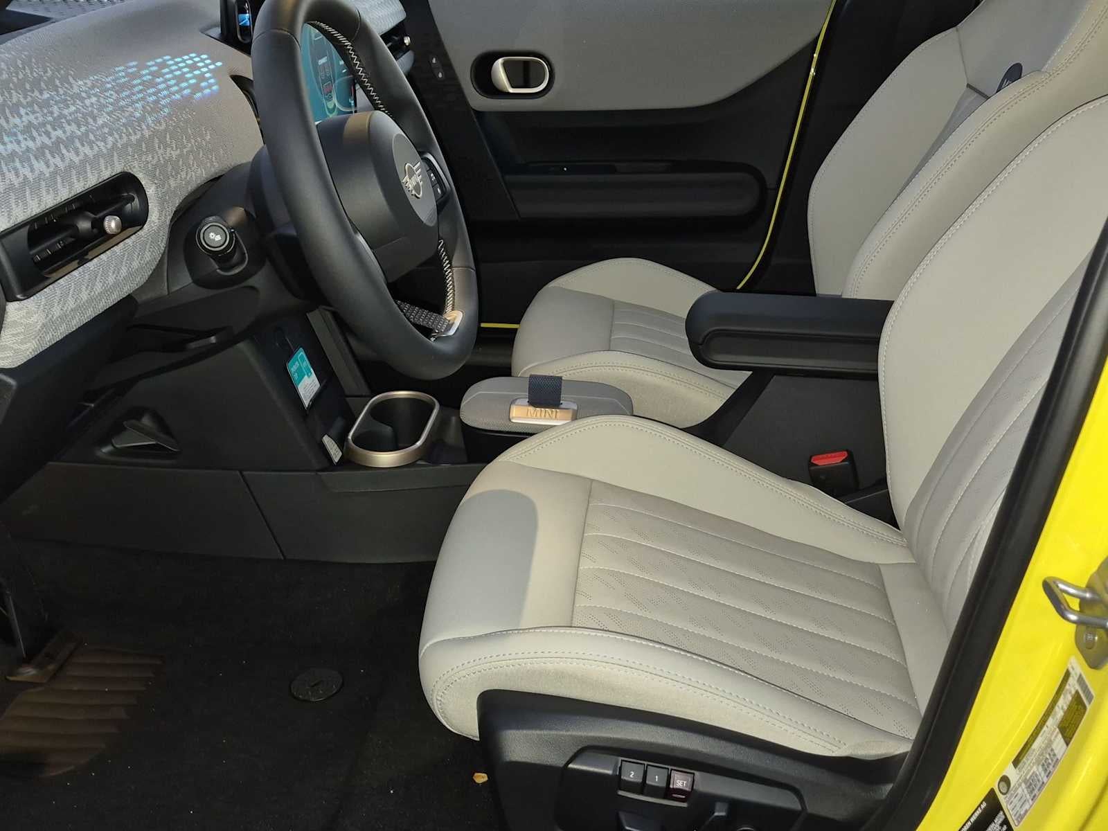 2027 MINI 4 DOOR ICONIC