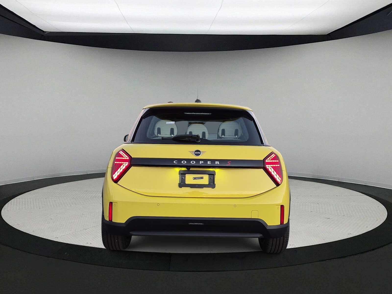 2027 MINI 4 DOOR ICONIC