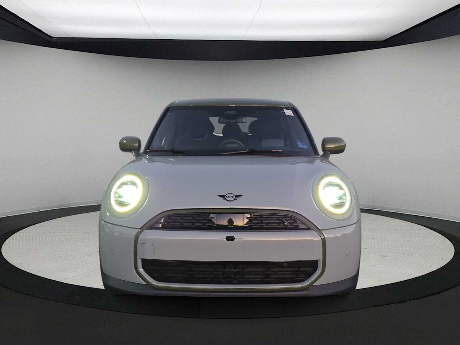 2027 MINI 4 DOOR ICONIC