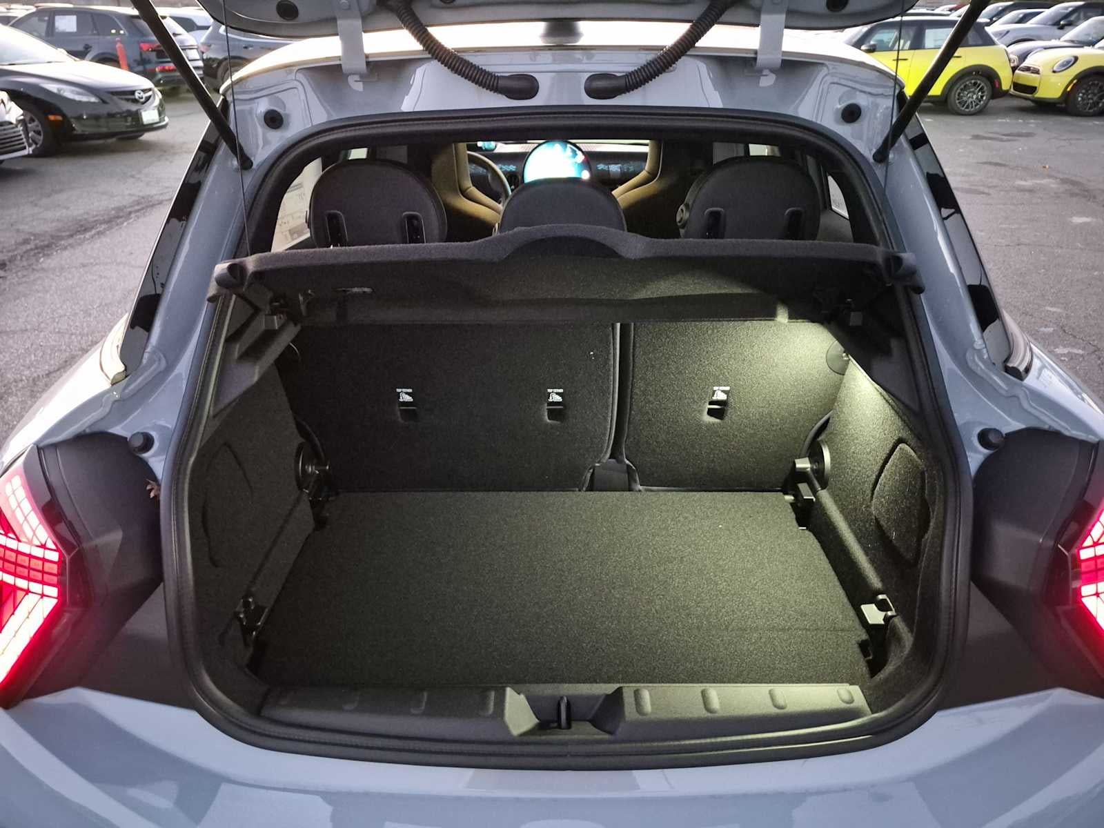 2027 MINI 4 DOOR ICONIC