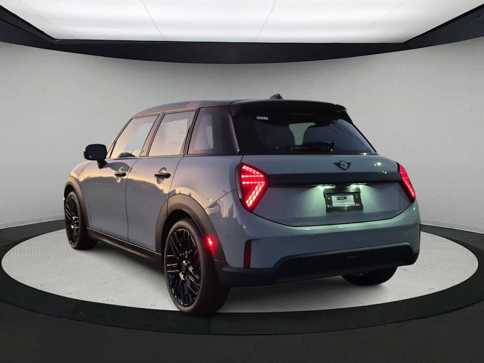 2027 MINI 4 DOOR ICONIC