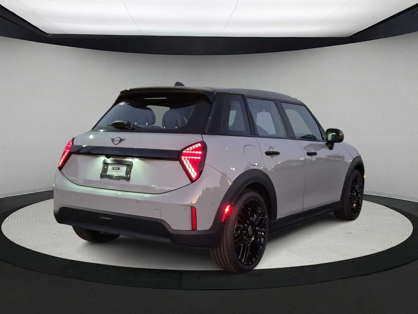 2027 MINI 4 DOOR ICONIC
