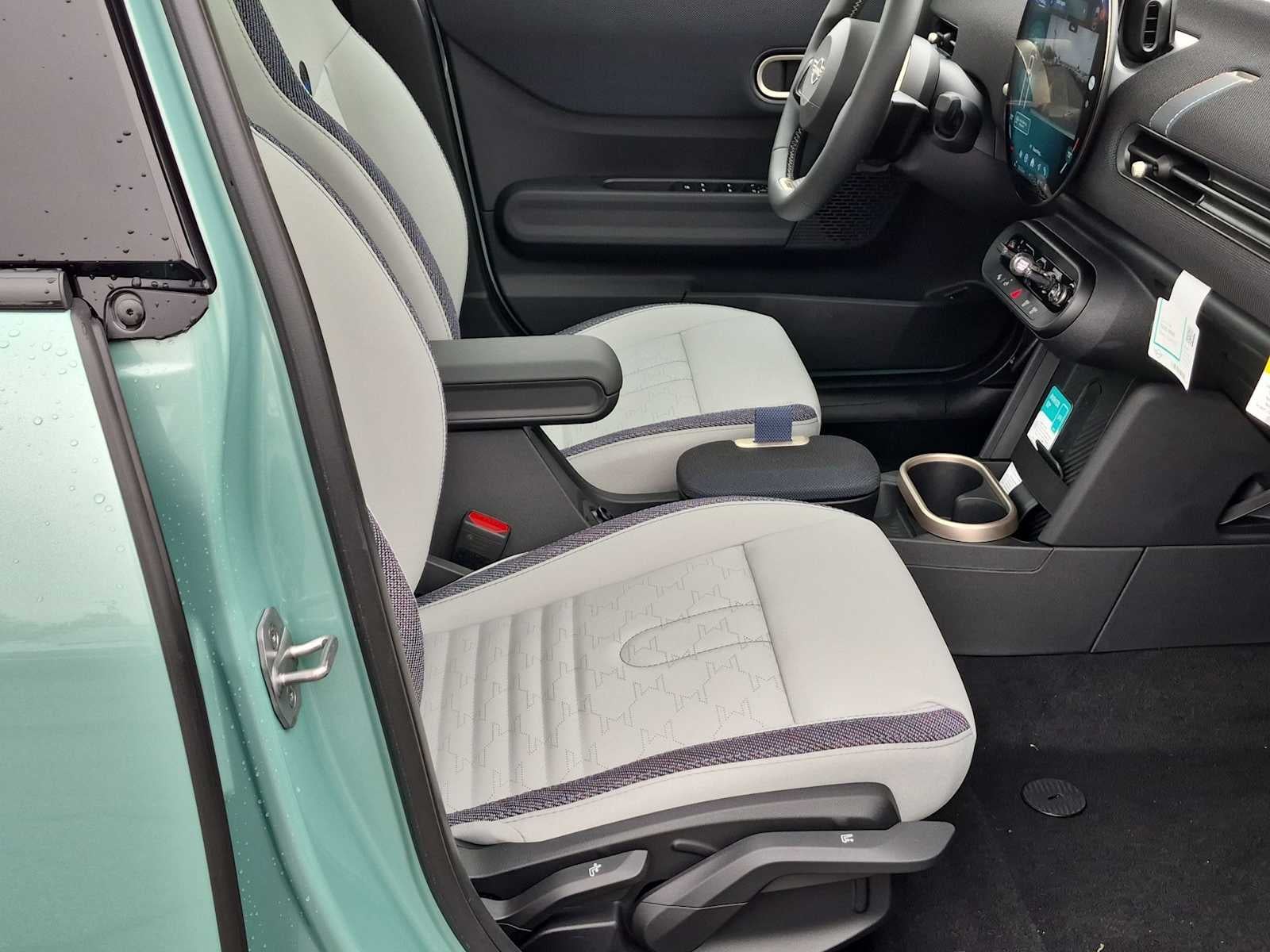 2027 MINI 4 DOOR SIGNATURE PLUS