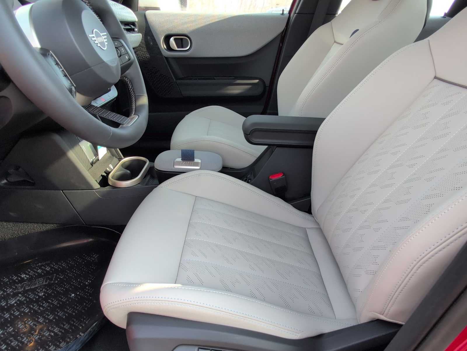 2026 MINI 4 DOOR ICONIC