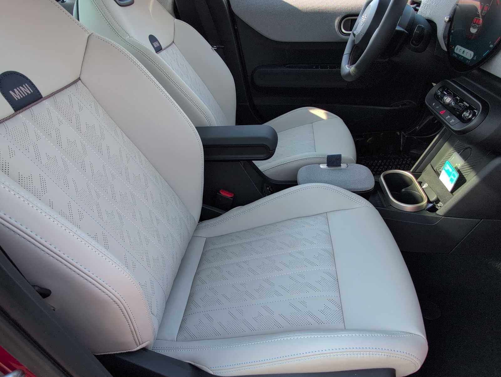 2026 MINI 4 DOOR ICONIC