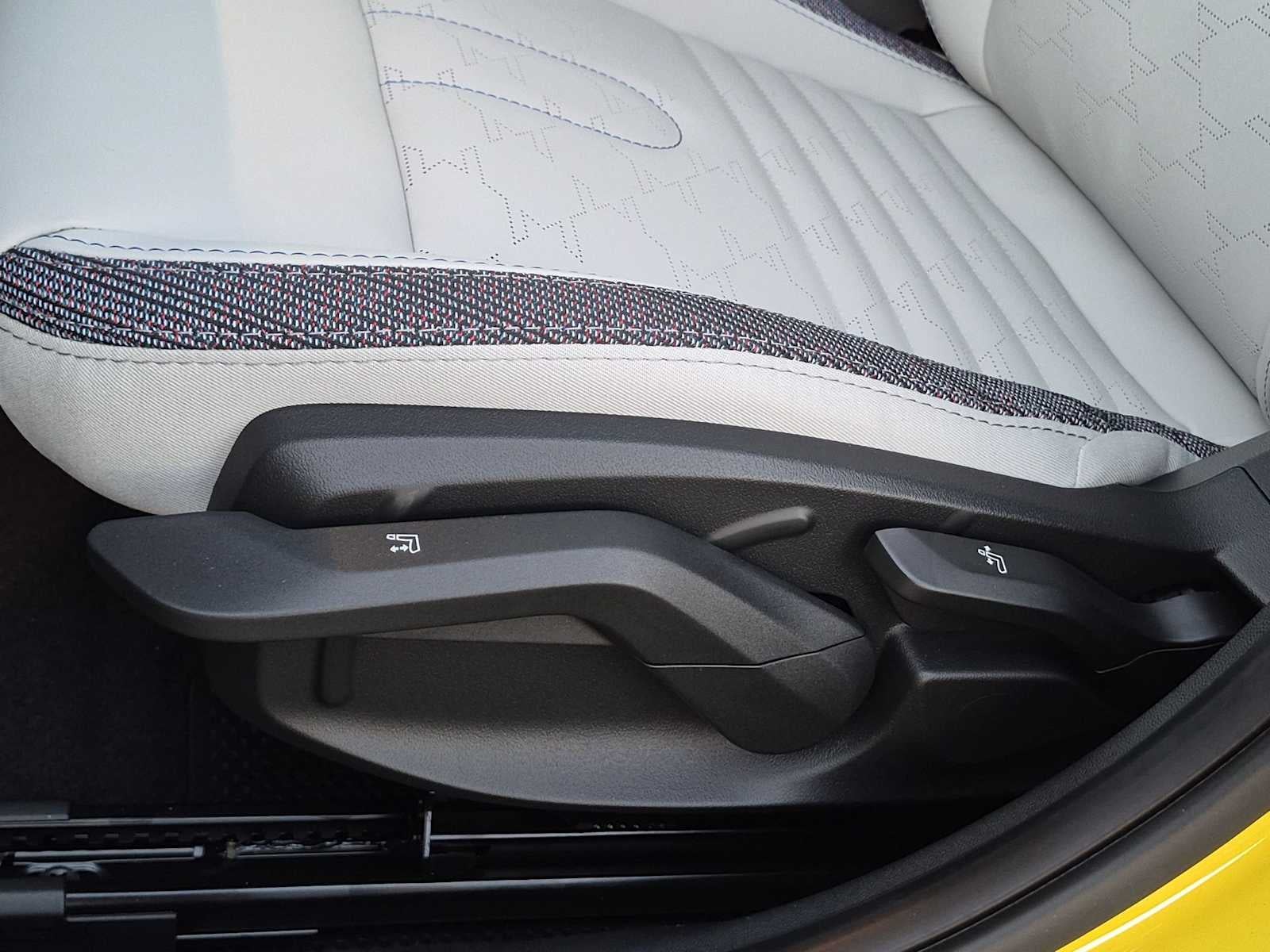 2027 MINI 4 DOOR SIGNATURE PLUS