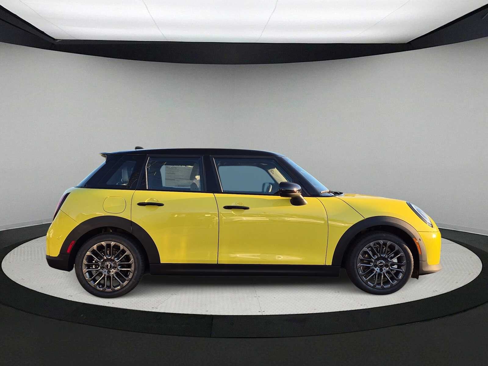 2027 MINI 4 DOOR SIGNATURE PLUS