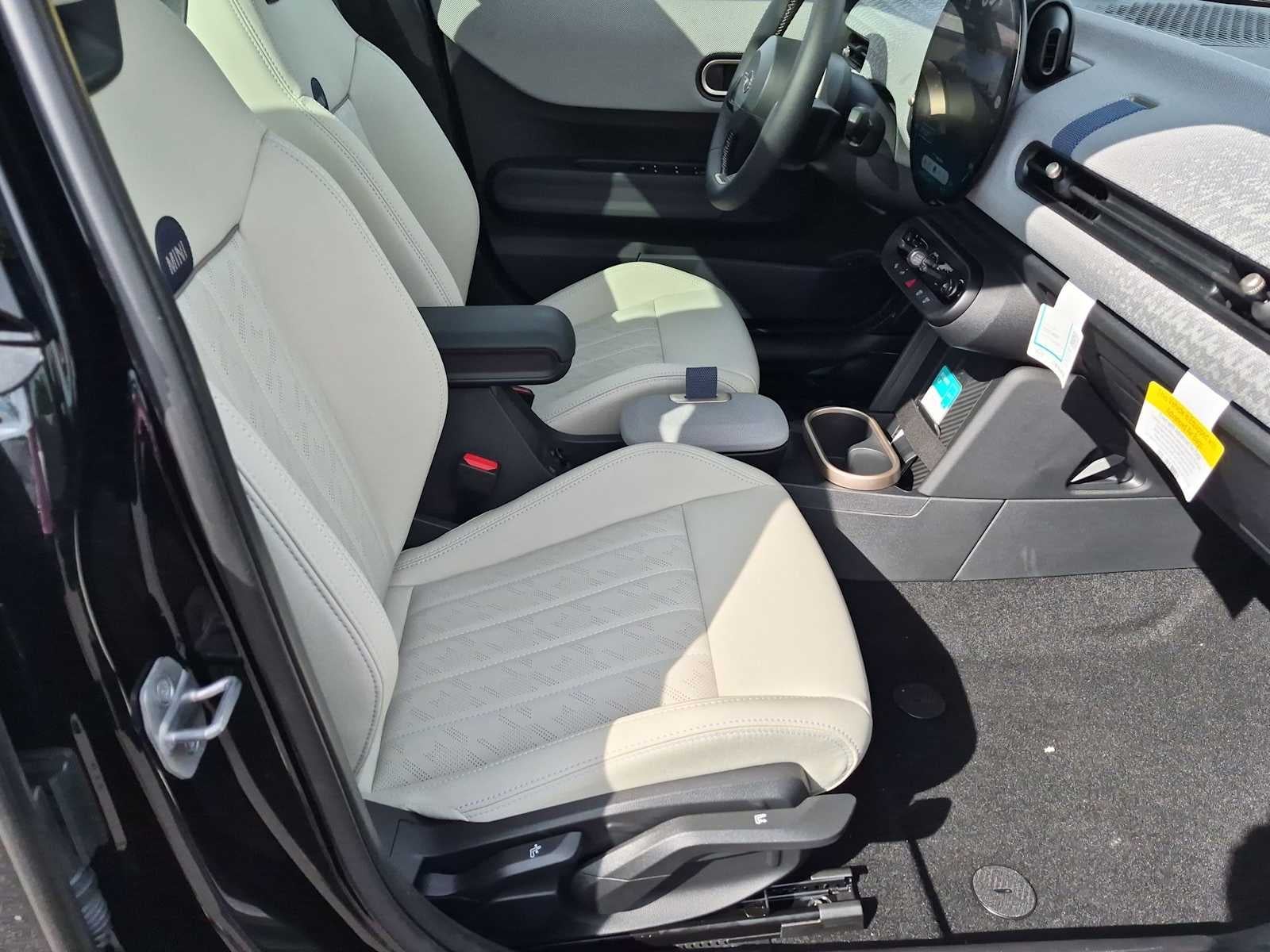 2026 MINI 4 DOOR SIGNATURE PLUS
