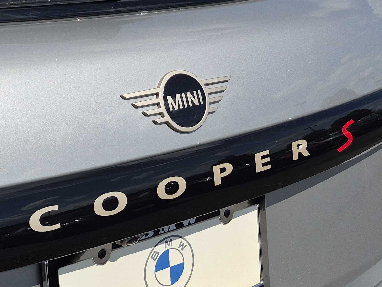 2027 MINI 4 DOOR ICONIC