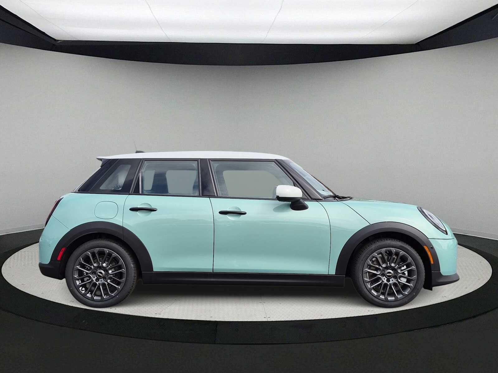 2027 MINI 4 DOOR SIGNATURE PLUS