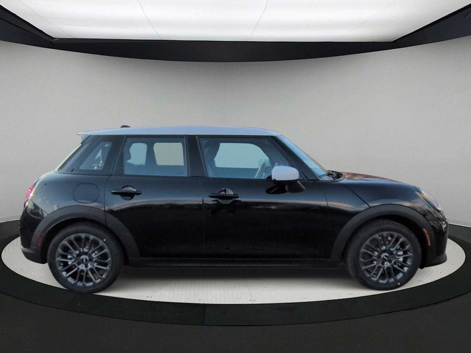 2026 MINI 4 DOOR SIGNATURE PLUS
