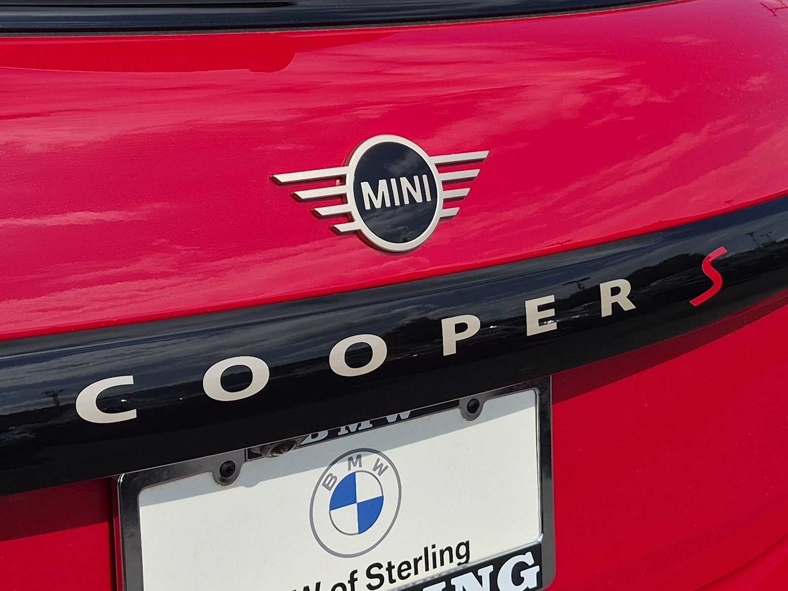 2027 MINI 4 DOOR ICONIC