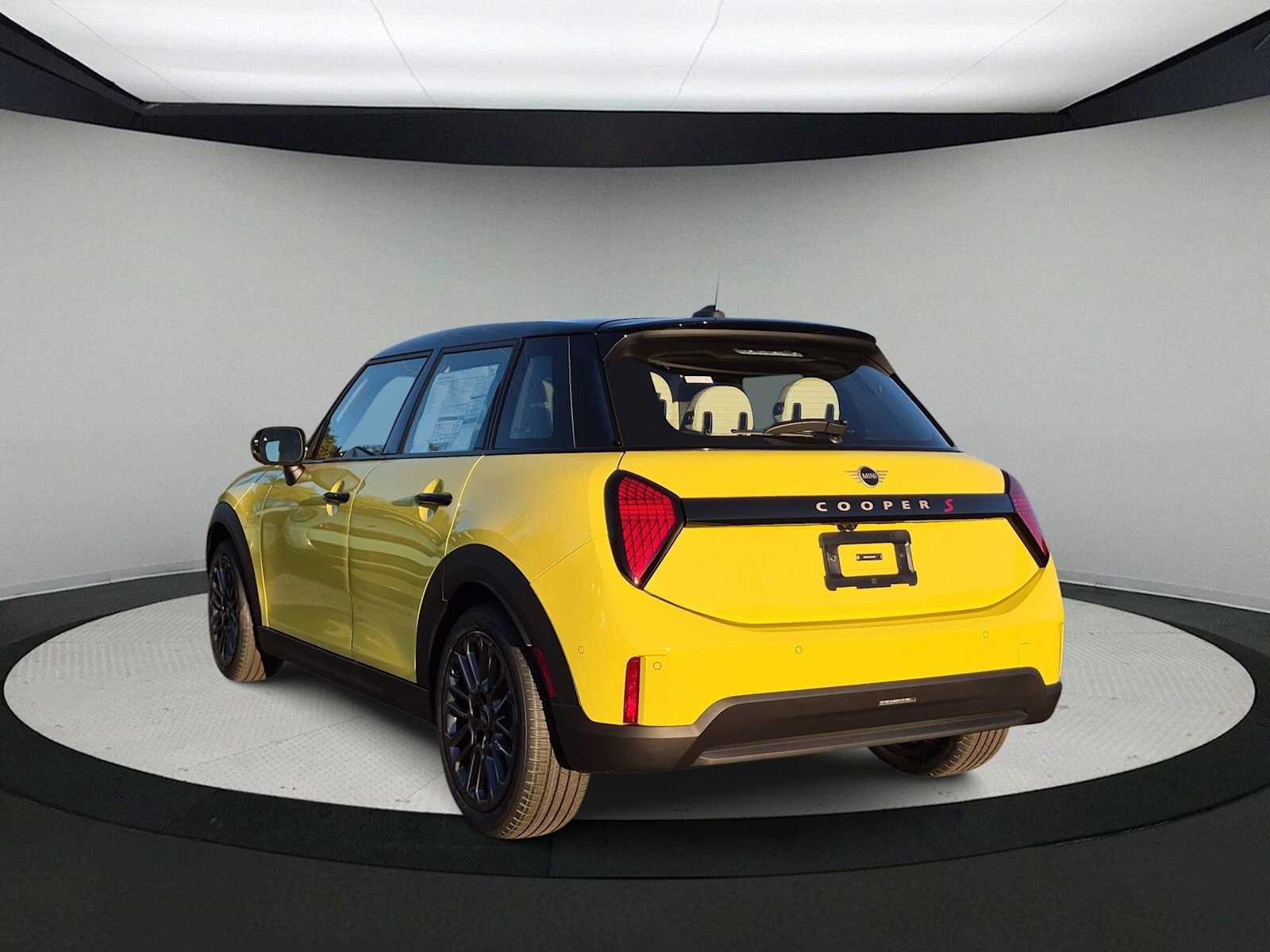 2027 MINI 4 DOOR SIGNATURE PLUS