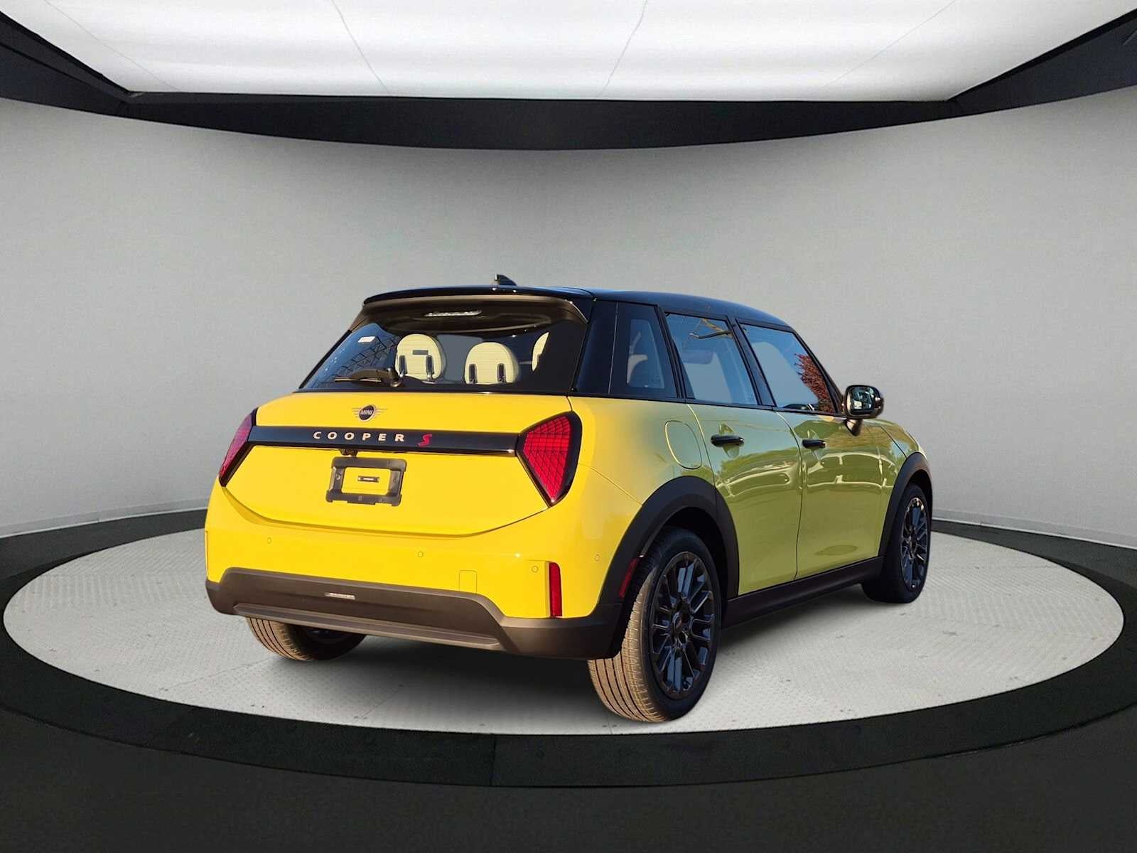 2027 MINI 4 DOOR SIGNATURE PLUS