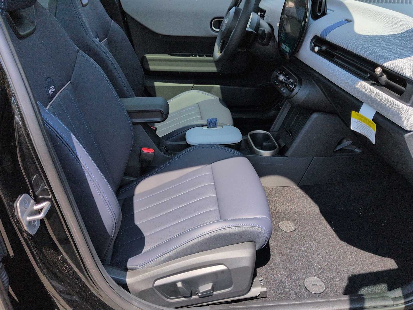 2026 MINI 4 DOOR SIGNATURE PLUS