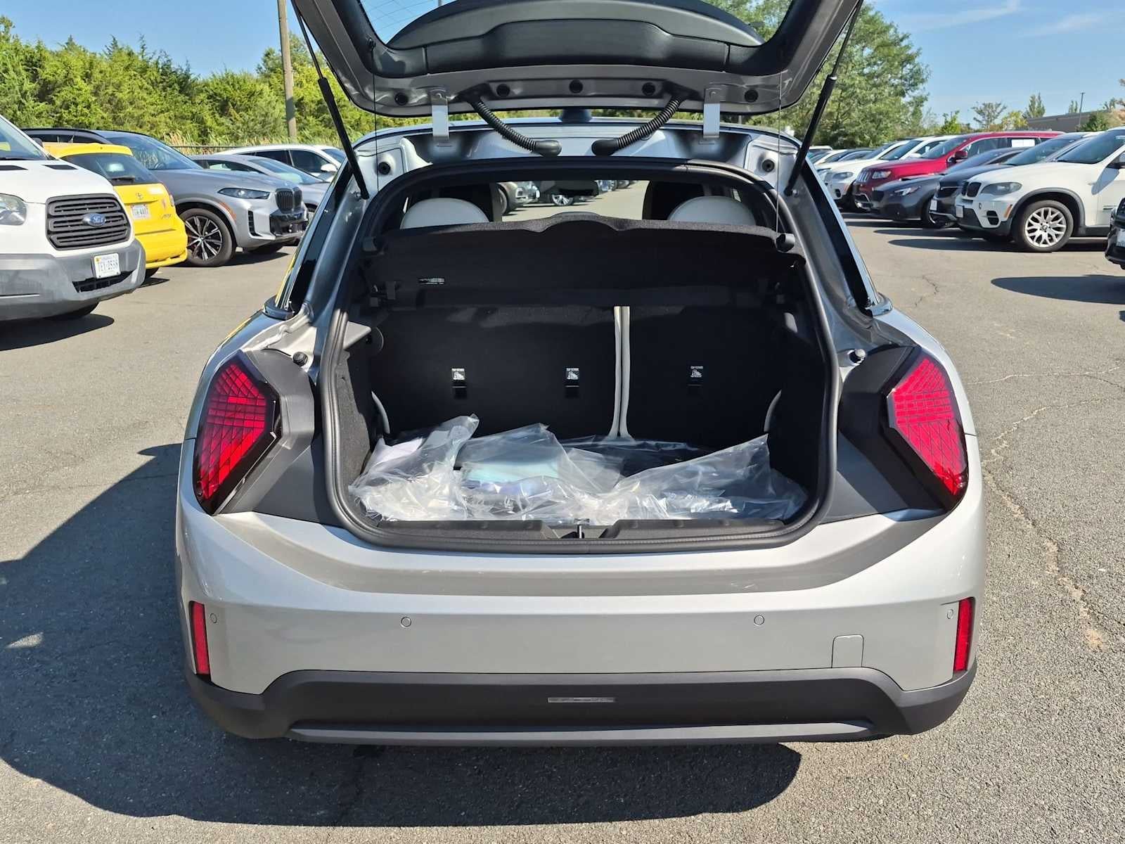 2027 MINI 4 DOOR ICONIC