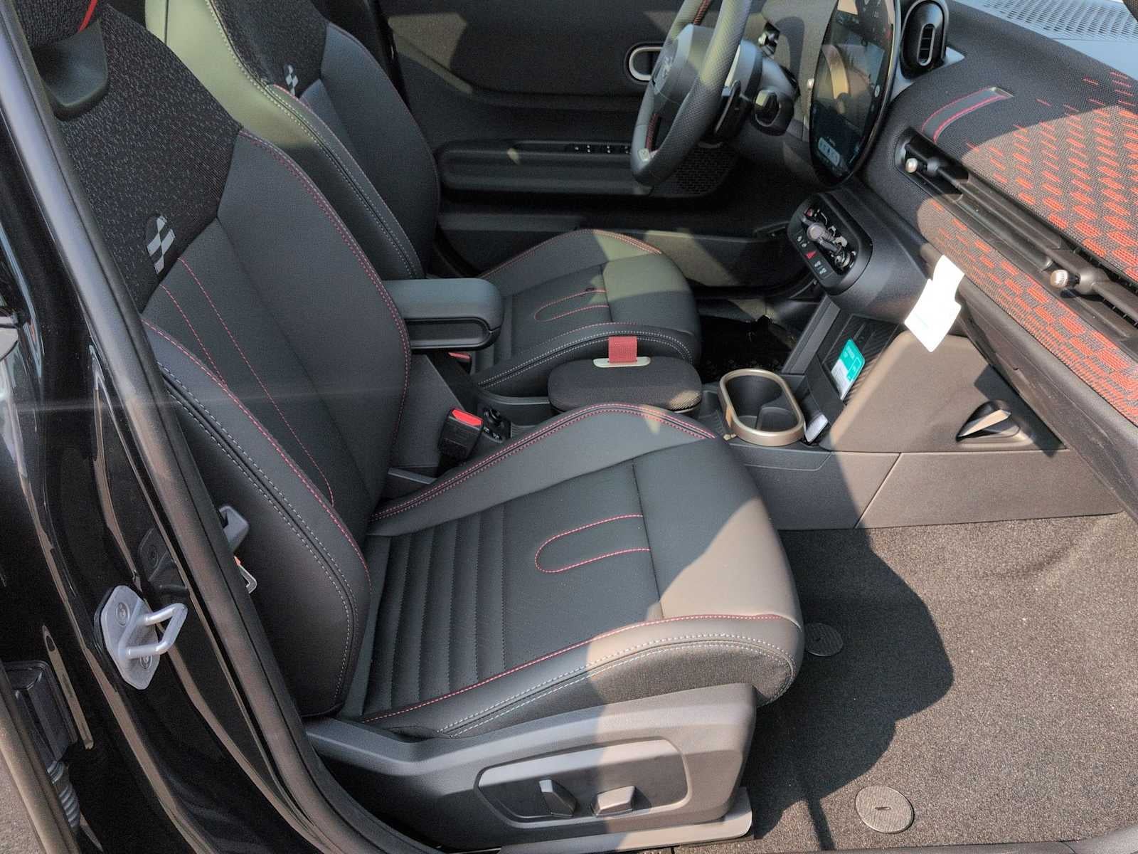 2026 MINI 4 DOOR ICONIC
