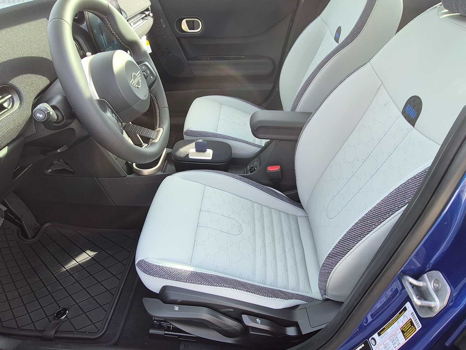 2027 MINI 4 DOOR SIGNATURE PLUS