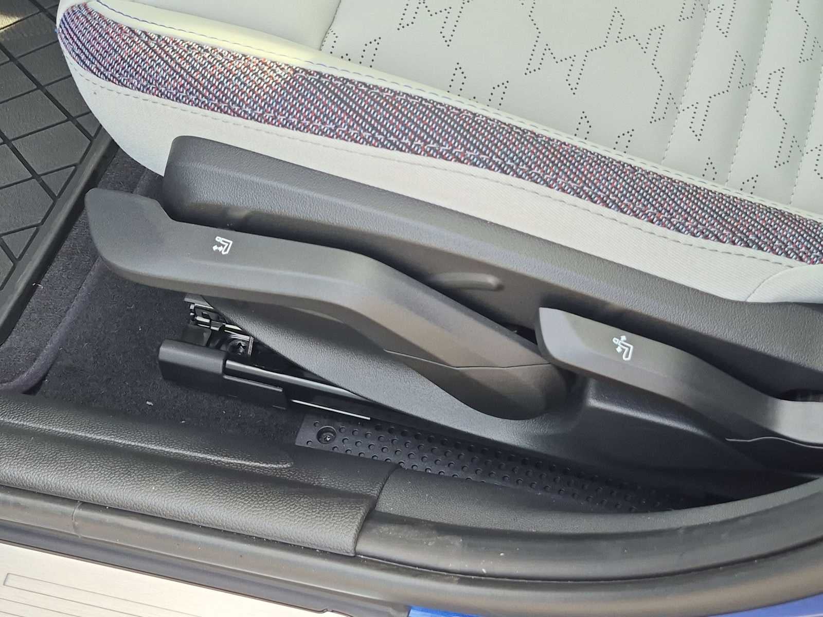 2027 MINI 4 DOOR SIGNATURE PLUS