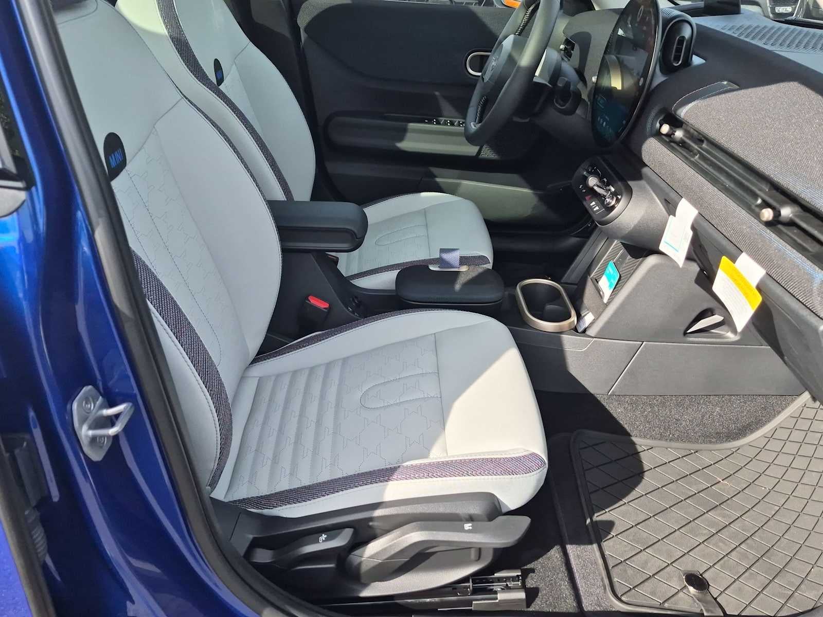 2027 MINI 4 DOOR SIGNATURE PLUS