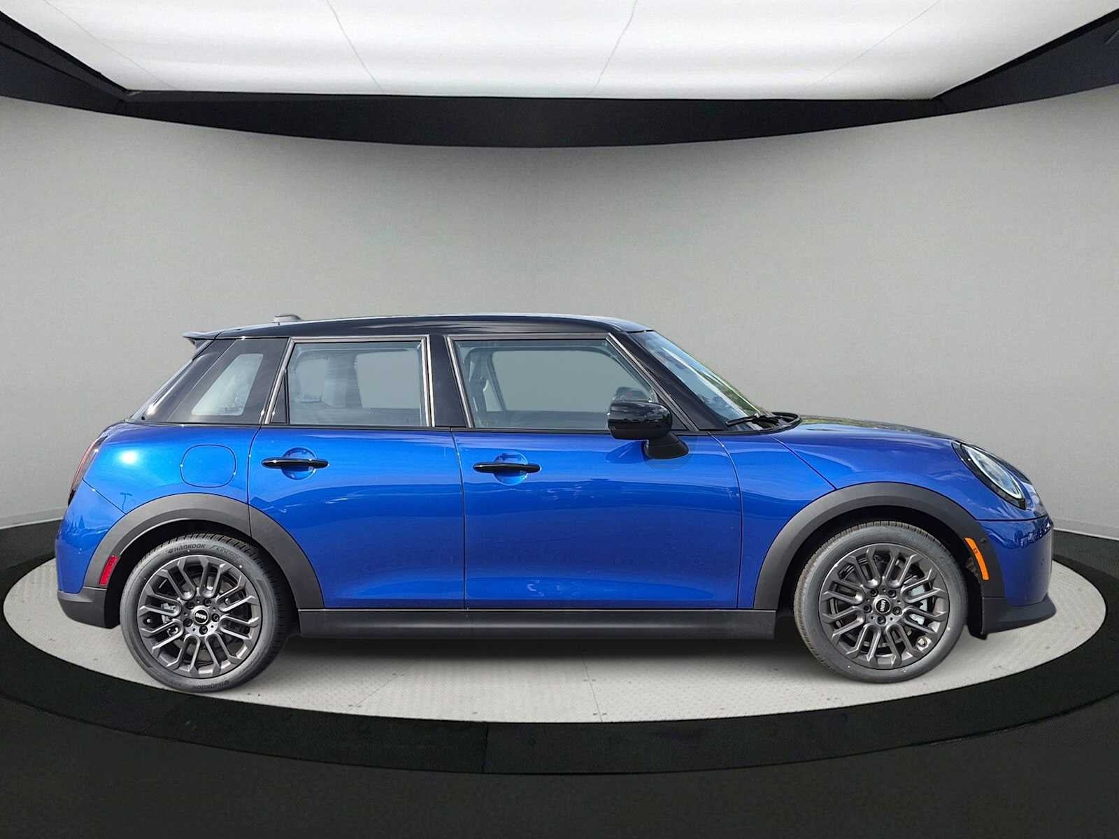 2027 MINI 4 DOOR SIGNATURE PLUS