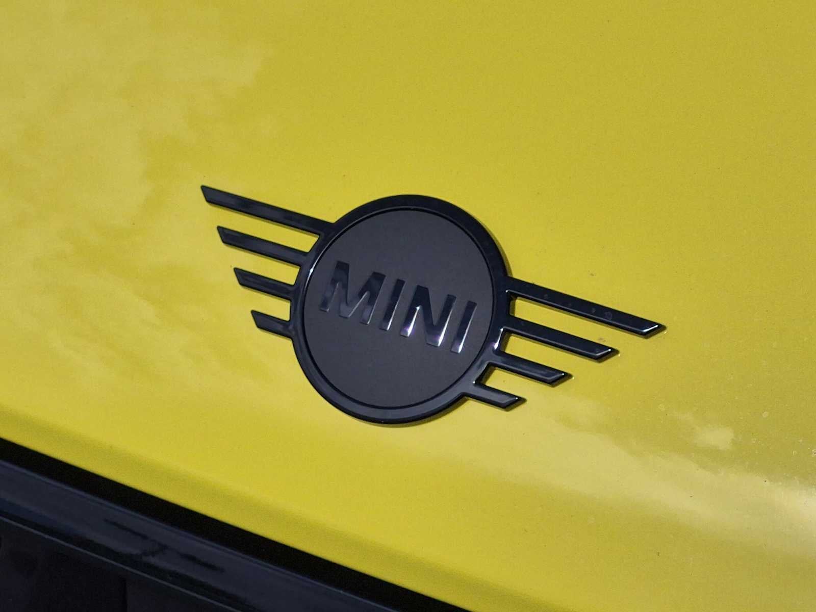 2027 MINI 4 DOOR ICONIC