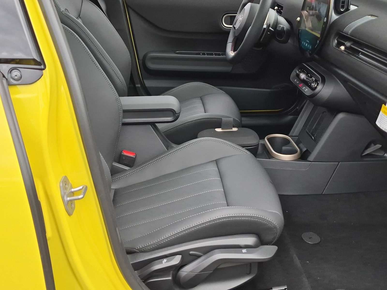 2027 MINI 4 DOOR ICONIC