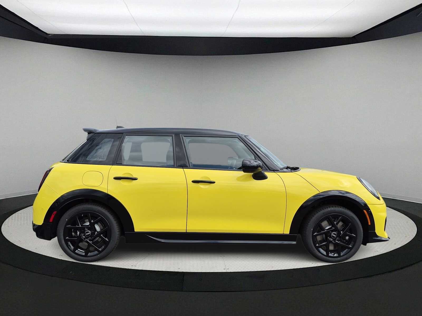 2027 MINI 4 DOOR ICONIC