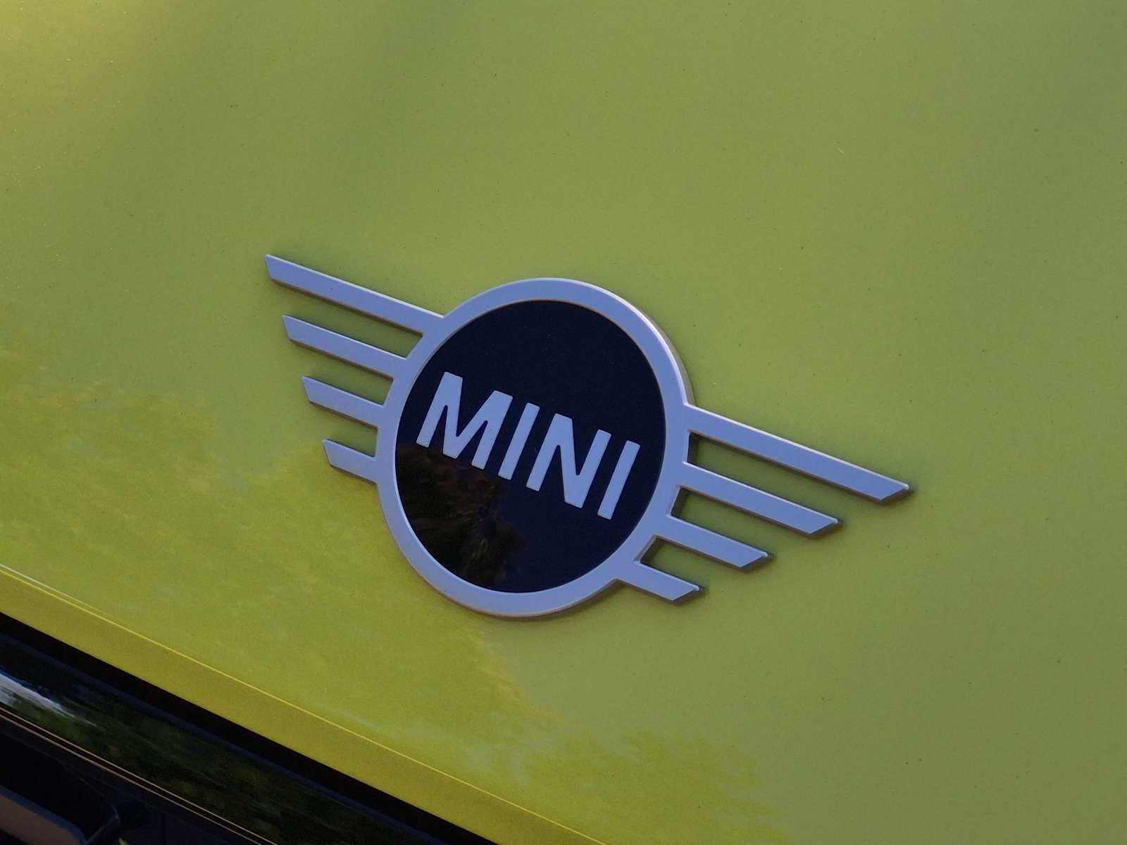 2027 MINI 4 DOOR ICONIC
