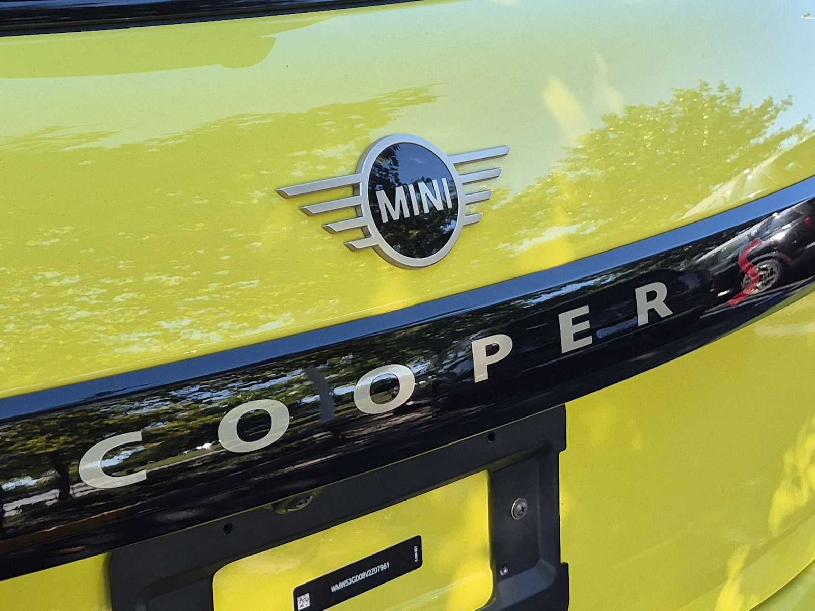 2027 MINI 4 DOOR ICONIC
