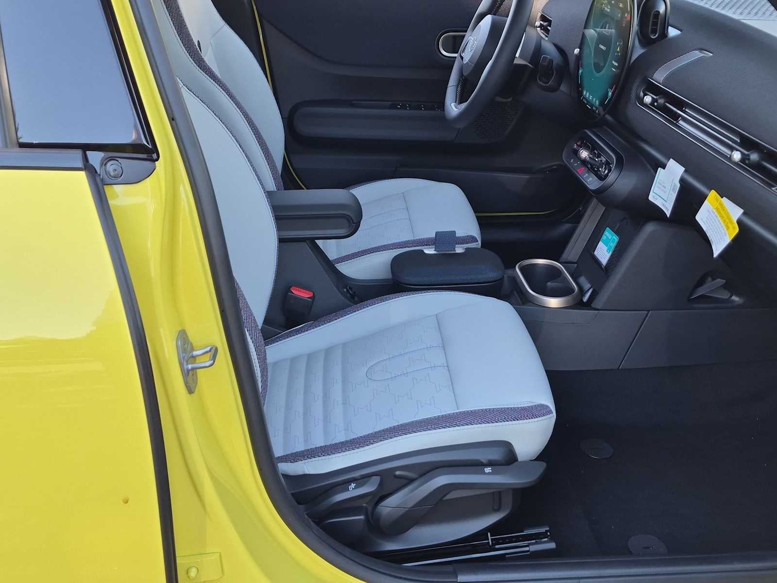 2027 MINI 4 DOOR ICONIC