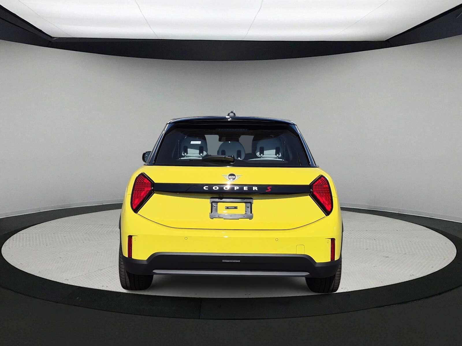 2027 MINI 4 DOOR ICONIC