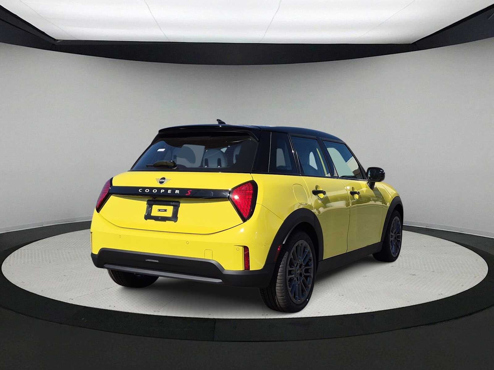 2027 MINI 4 DOOR ICONIC