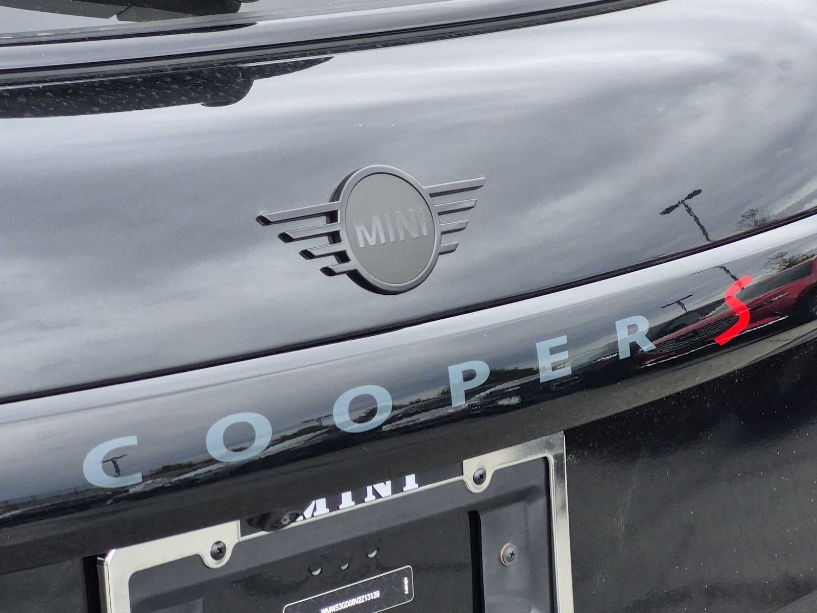 2027 MINI 4 DOOR ICONIC