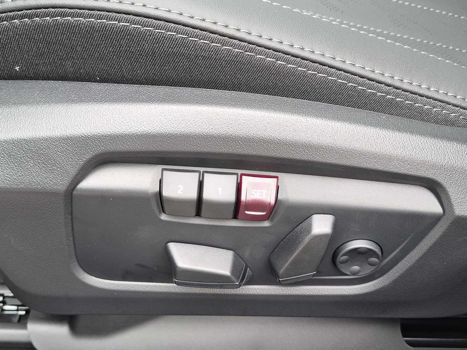2027 MINI 4 DOOR ICONIC