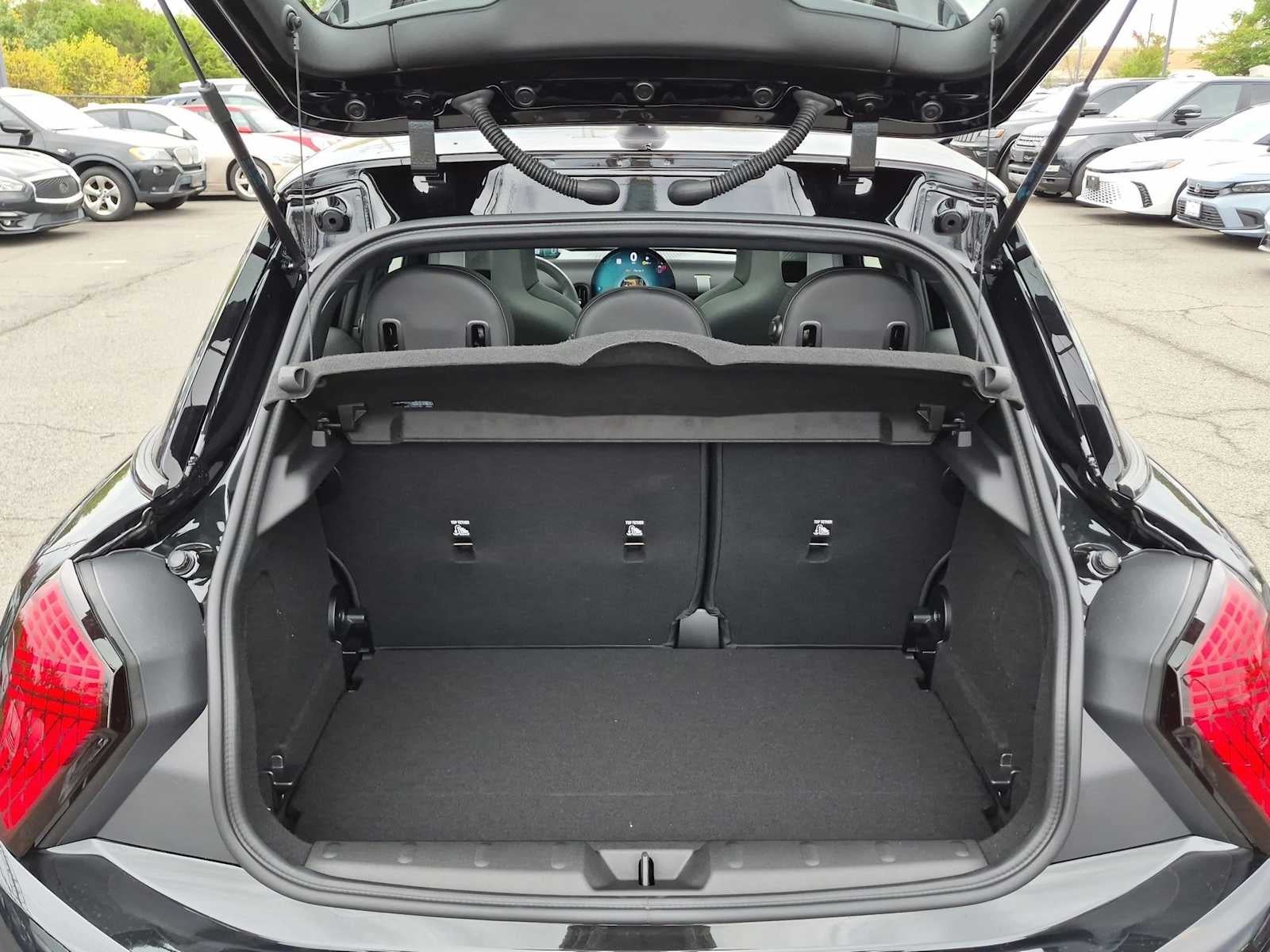 2027 MINI 4 DOOR ICONIC