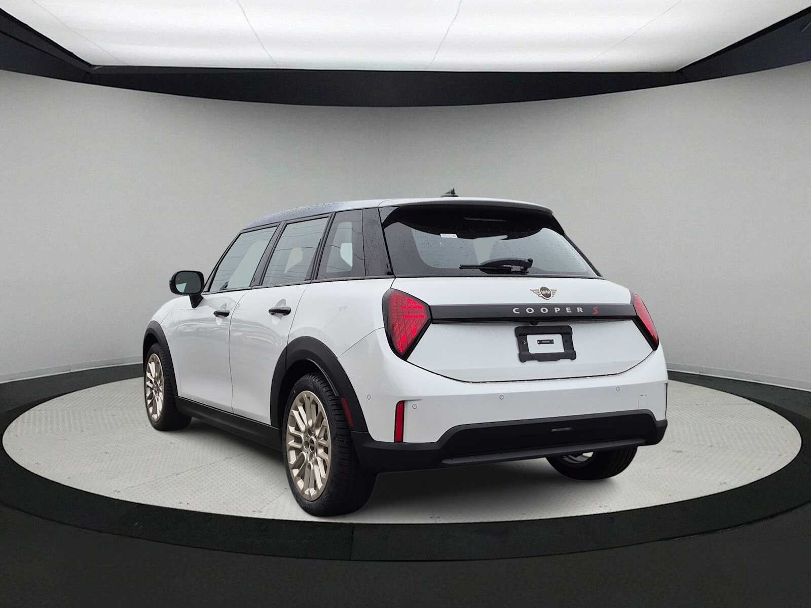 2027 MINI 4 DOOR ICONIC