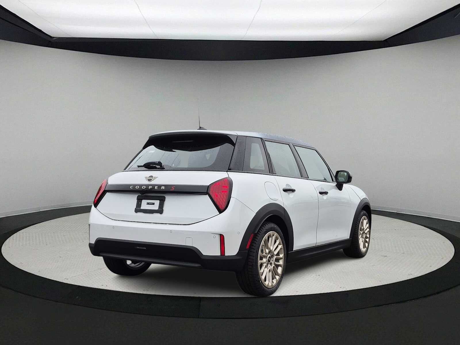 2027 MINI 4 DOOR ICONIC